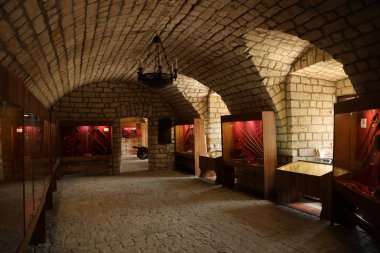 TERNOPIL, UKRAINE - 23 AĞUSTOS 2023 Zbarazh Kalesi 'nin içinde, Ukrayna' nın Zbarazh kasabasında güçlendirilmiş savunma kalesi