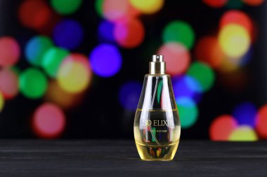 KHARKIV, UKRAINE - Yves Rocher 'ın 1965 yılında kurduğu Fransız cilt bakımı, kozmetik ve parfüm şirketi So İksir Parfümü 2 Ocak 2021