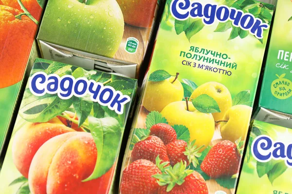 Kharkiv Ucrania Enero 2021 Sadochok Varios Néctar Sabor Melocotón Manzana —  Fotos de Stock