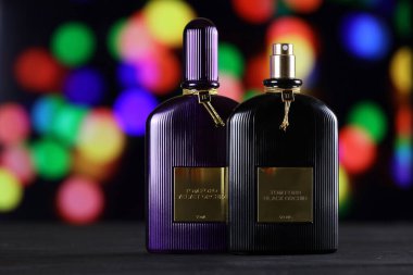 KHARKIV, UKRAINE - Tom Ford tarafından 2005 yılında kurulan lüks bir moda evi olan Kadife ve Siyah Orkide Şişe Parfüm 2, 2021