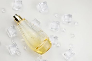 KHARKIV, UKRAINE - Yves Rocher 'ın 1965 yılında kurduğu Fransız cilt bakımı, kozmetik ve parfüm şirketi So İksir Parfümü 2 Ocak 2021