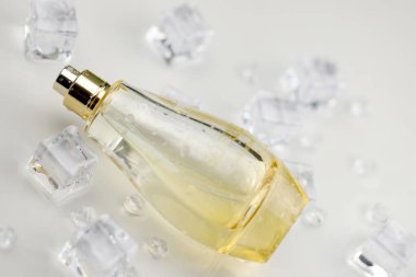 KHARKIV, UKRAINE - Yves Rocher 'ın 1965 yılında kurduğu Fransız cilt bakımı, kozmetik ve parfüm şirketi So İksir Parfümü 2 Ocak 2021