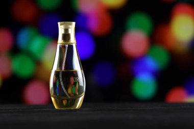 KHARKIV, UKRAINE - Yves Rocher 'ın 1965 yılında kurduğu Fransız cilt bakımı, kozmetik ve parfüm şirketi So İksir Parfümü 2 Ocak 2021