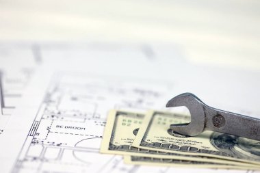 Evin planının planlarıyla birlikte paranın üzerinde bir de anahtar var. Yenileme, onarım, hizmet bakım maliyeti kavramı