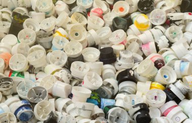 Bir desen çok kullanılan ve sprey boya ile sprey kutular başlıklarından kirli. Arka plan doku duvar grafiti çizim sokak sanatı