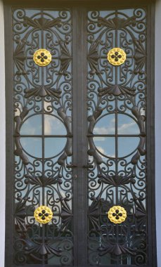 Modern metal kapı dokusuna siyahtır. Açık görünüm