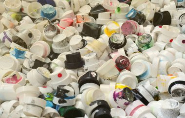 Bir desen çok kullanılan ve sprey boya ile sprey kutular başlıklarından kirli. Arka plan doku duvar grafiti çizim sokak sanatı