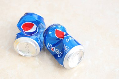 KYIV, UKRAINE - 4 Mayıs 2023: PepsiCo Inc tarafından üretilen Pepsi Klasiği