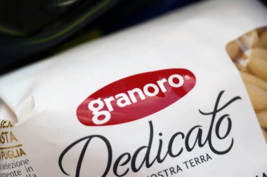 KYIV, UKRAINE - 4 MAYIS, 2023: İtalyan yemeklerinin karton paketinde Granoro logosu