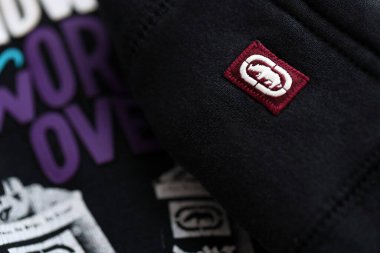 KYIV, UKRAINE - 4 MAYIS 2023: Ecko Unltd şirket logosu Yeni marka giysiler