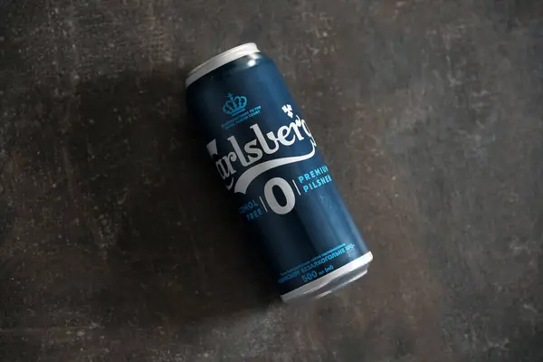 stock image KYIV, UKRAINE - 4 MAY, 2023: Carlsberg zero alcohol or non alcohol aluminium tin can close up