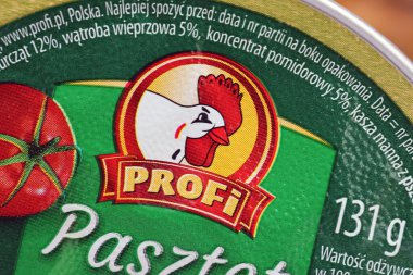 KYIV, UKRAINE - 4 MAYIS, 2023: Karton gıda paketinde profi logosu