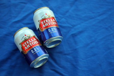KYIV, UKRAINE - 4 Mayıs 2023: Bir Belçika bira fabrikası tarafından üretilen alkolsüz ve düşük kalorili Stella Artois birası