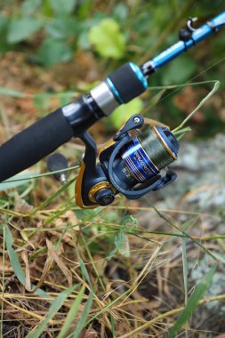 KYIV, UKRAINE - 4 Mayıs 2023: favori Safir Balıkçılık ekipmanı yakın çekim. 2006 'dan beri uluslararası balıkçılık ürünleri üreticisi ve satıcısıdır.