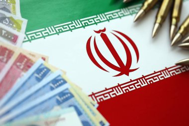 İran İslam Cumhuriyeti bayraklarında pek çok mermi ve İranlı ayin yapıyor.