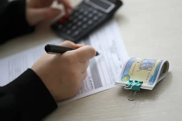 Accountant Start Fill Iranian Tax Form Office Table Taxation Period — Stock Photo, Image