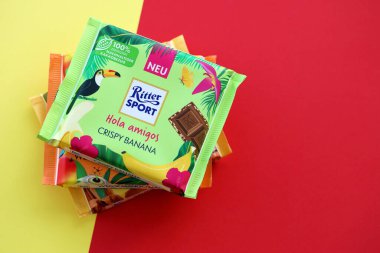 TERNOPİL, UKRAINE - 7 Temmuz 2023 Ritter Spor Çikolatalı Kekler