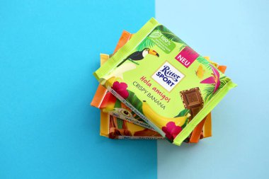 TERNOPİL, UKRAINE - 7 Temmuz 2023 Ritter Spor Çikolatalı Kekler