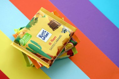 TERNOPİL, UKRAINE - 7 Temmuz 2023 Ritter Spor Çikolatalı Kekler