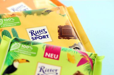 TERNOPİL, UKRAINE - 7 Temmuz 2023 Ritter Spor Çikolatalı Kekler