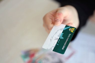 Endonezya KIS Sağlıklı Endonezya kartı aslında Kartu Endonezya sehpası olarak adlandırılır. Sağlık sigortası için kullanılır.