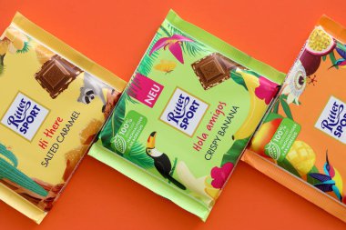 TERNOPİL, UKRAINE - 7 Temmuz 2023 Ritter Spor Çikolatalı Kekler