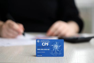 KYIV, UKRAINE - 31 Ekim 2023 Blue CPF kart şablonu. Belge, Brezilya 'daki insanlar arasındaki elektronik iletişimin gerçekliğini ve bütünlüğünü garanti ediyor. Kadastro de Pessoa Fisica