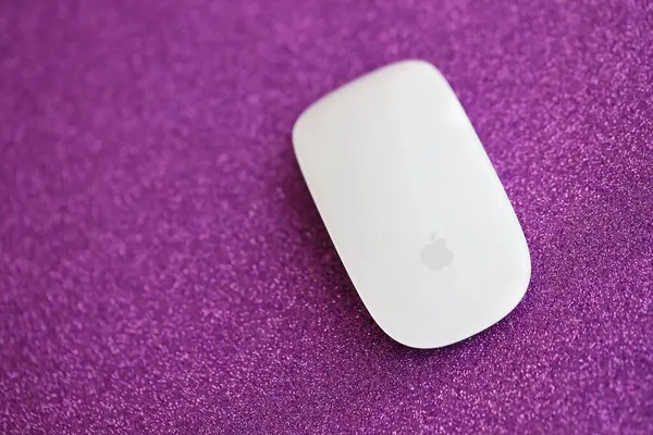 Kyiv Ukraine Marraskuu 2023 Apple Magic Mouse 3Rd Sukupolvi Sijaitsee — kuvapankkivalokuva