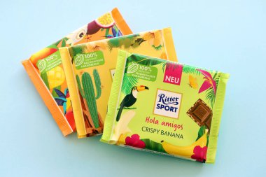 TERNOPİL, UKRAINE - 7 Temmuz 2023 Ritter Spor Çikolatalı Kekler