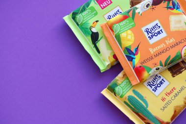 TERNOPİL, UKRAINE - 7 Temmuz 2023 Ritter Spor Çikolatalı Kekler