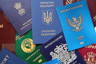 Farklı ülkelerden ve dünyanın farklı bölgelerinden birçok vatandaşın pasaportu kapalı.