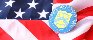 KYIV, UKRAINE - 9 Mart 2024 ABD Hazine Bakanlığı Amerika Birleşik Devletleri bayrağını kapatıyor