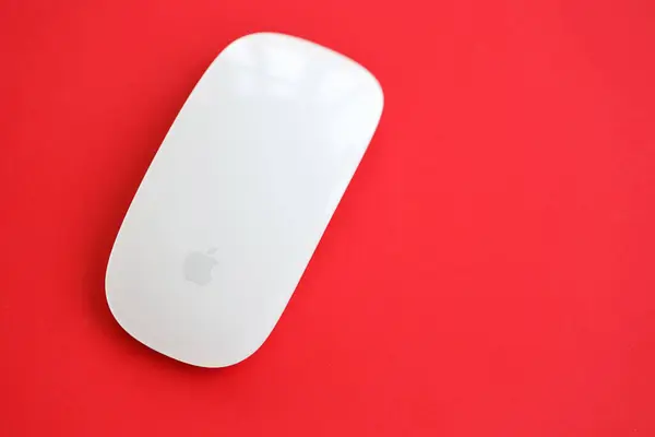 Kyiv Ucrania Noviembre 2023 Apple Magic Mouse Generación Encuentra Fondo — Foto de Stock