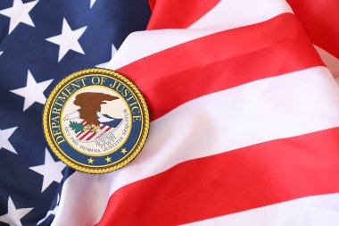 KYIV, UKRAINE - 9 Mart 2024 ABD Adalet Bakanlığı Amerika Birleşik Devletleri bayrağını kapattı