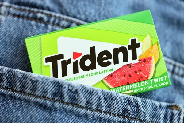 stock image KYIV, UKRAINE - NOVEMBER 27, 2023 Trident chewing gum pack. Trident is famous US chewing gum brand since 1870