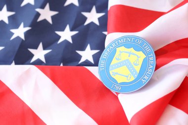 KYIV, UKRAINE - 9 Mart 2024 ABD Hazine Bakanlığı Amerika Birleşik Devletleri bayrağını kapatıyor