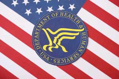 KYIV, UKRAINE - 9 Mart 2024 ABD Sağlık ve İnsani Hizmetler Bakanlığı Amerika Birleşik Devletleri bayrağını kapattı