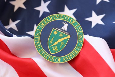 KYIV, UKRAINE - 9 Mart 2024 ABD Enerji Bakanlığı Amerika Birleşik Devletleri bayrağını kapattı