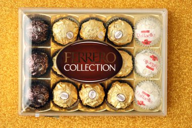 KYIV, UKRAINE - 20 Nisan 2024 Ferrero çikolata ürünleri koleksiyonu. Ferrero Rocher, 1946 yılında Alba, İtalya 'da kurulan İtalyan çikolata üreticisi.