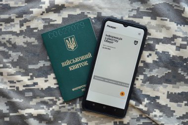 KYIV, UKRAINE - 20 Haziran 2024 Rezerv artı - Ukraynalı akıllı telefon uygulaması askerlerin askere alınması ve askerlerin askere alınması hakkında kişisel bilgilere sahip