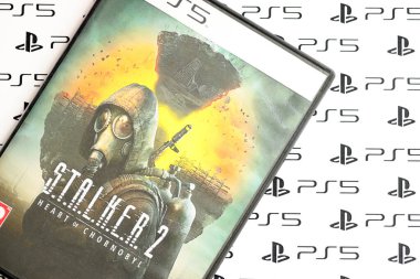 KYIV, UKRAINE - 26 Haziran 2024 Stalker 2 PS5 video oyun diski konsol oyunu için. Hayali hayran yapımı popüler video oyunu diski kapat