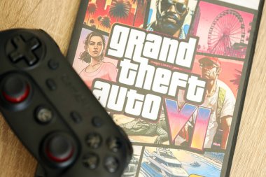 KYIV, UKRAINE - 26 Haziran 2024 Grand Theft Auto 6 PS5 video oyun diski konsol oyun kutusu. Hayali hayran yapımı video oyunu disk paketi kapağı kapat