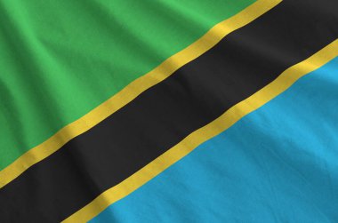 Eski kumaşların kıvrımlı kumaşında tanzanya bayrağı tasvir edilmiştir.