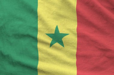 Senegal bayrağı eski kumaşın kıvrımlı kumaşında tasvir edilmiştir.