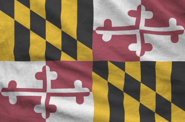 Maryland ABD bayrağı eski kumaşların kıvrımlı kumaşında tasvir edilmiştir.