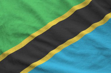 Eski kumaşların kıvrımlı kumaşında tanzanya bayrağı tasvir edilmiştir.