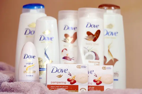 stock image KYIV, UKRAINE - JULY 10, 2024 Dove beauty and health care products close up. Introduced to the British market in 1955 Dove is a personal care brand