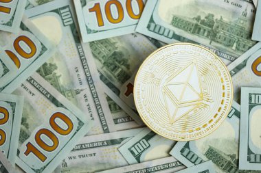KYIV, UKRAINE - 17 AĞUSTOS 2024 Ethereum ETH 100 ABD Doları 'na yakın.
