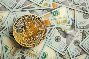 KYIV, UKRAINE - 17 AĞUSTOS 2024 Bitcoin BTC büyük miktardaki 100 ABD dolarına yakın