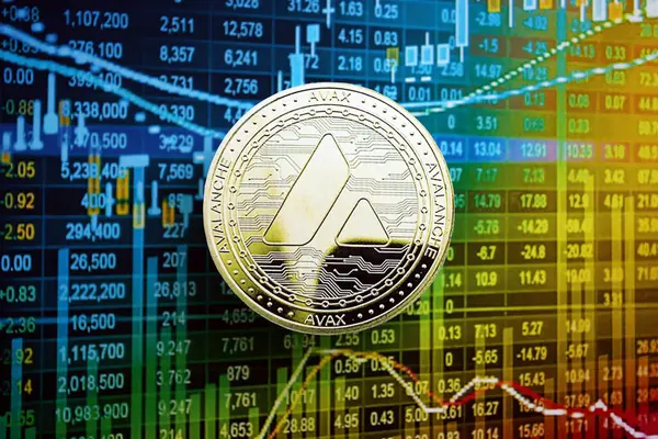 stock image KYIV, UKRAINE - AUGUST 17, 2024 Avalanche AVAX coin on cryptocurrency trading chart with calculations in different colors close up